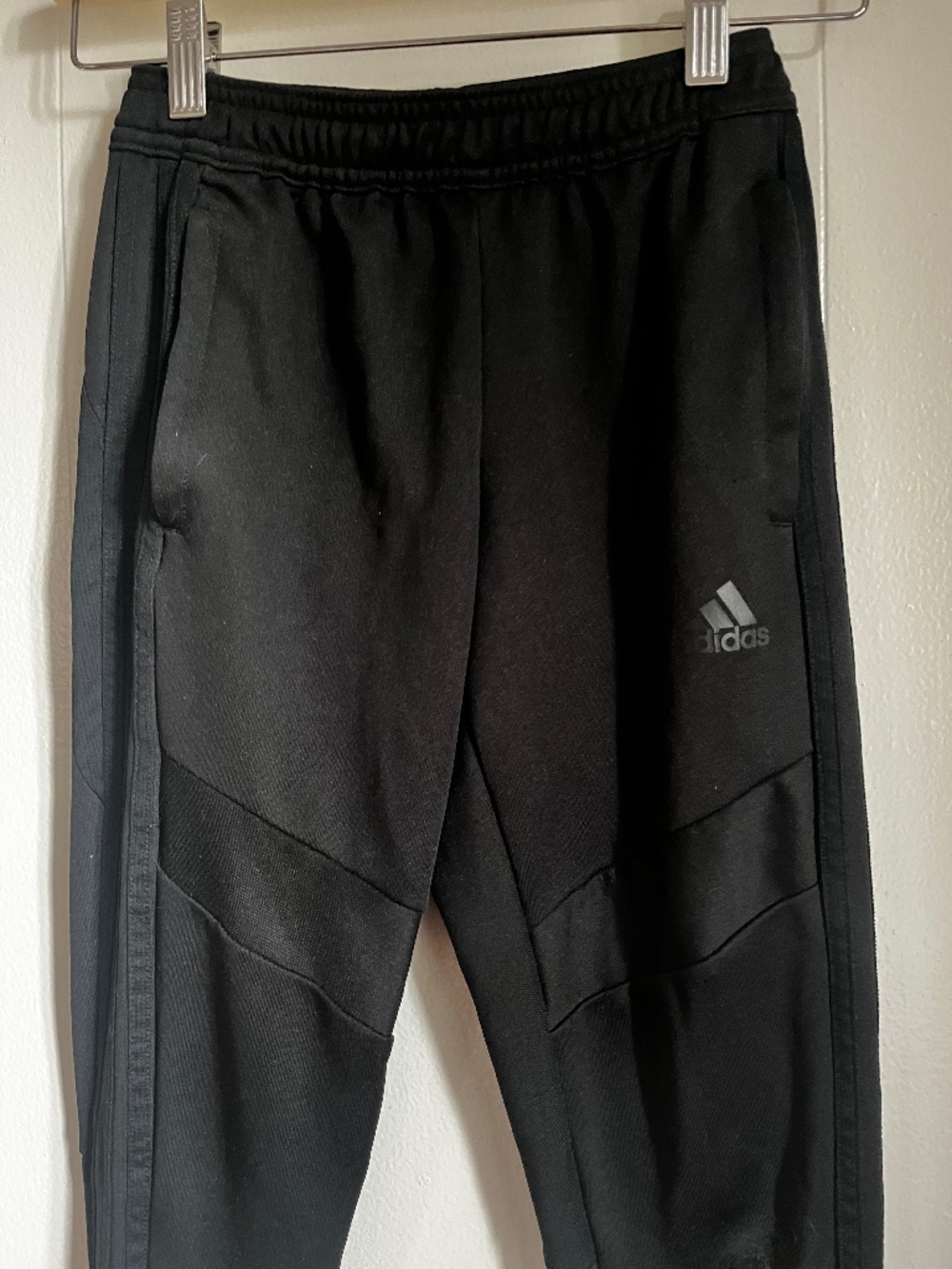 Adidas track pants w/ zip black 10-11yrs